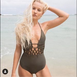 Gillia grace one piece in army green